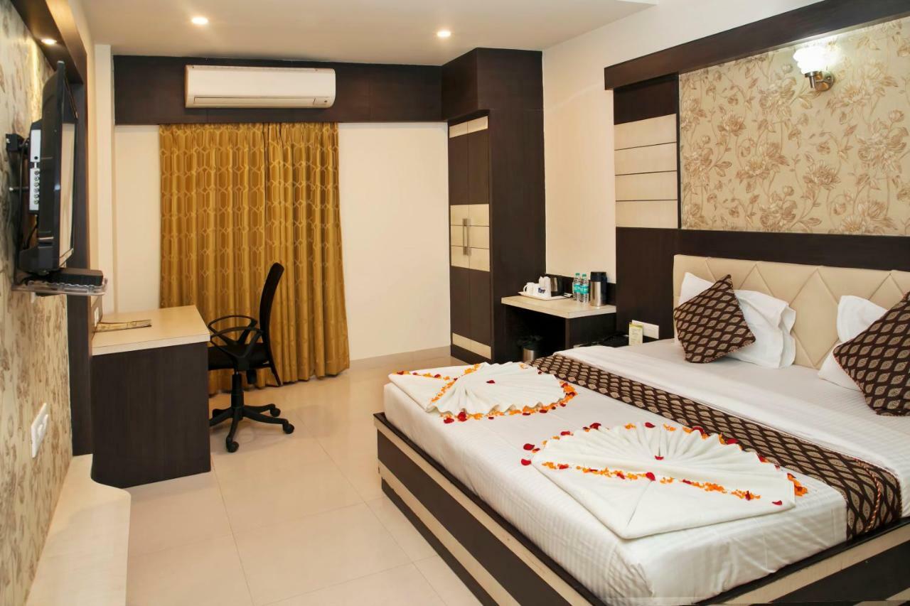 Ganges Grand Hotel Варанаси Екстериор снимка