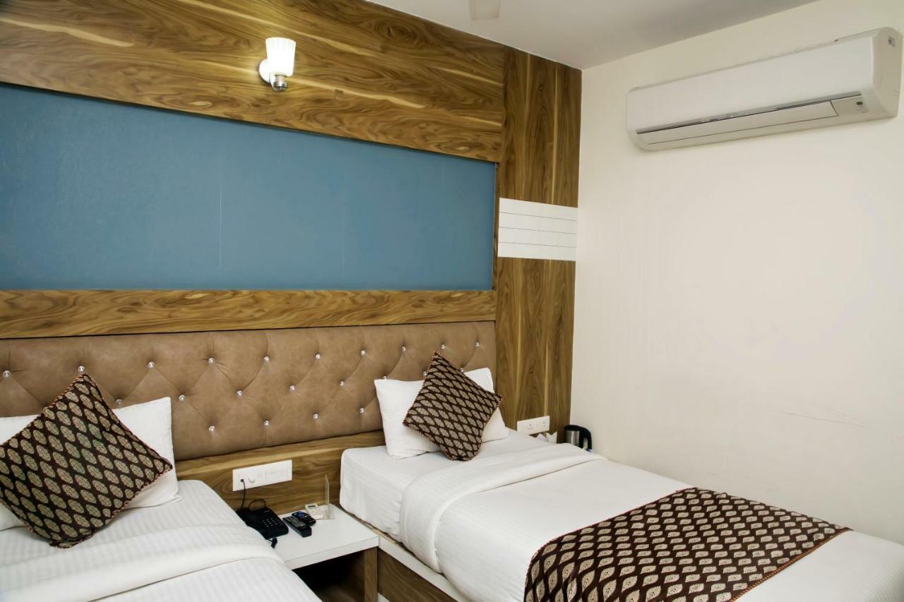 Ganges Grand Hotel Варанаси Екстериор снимка