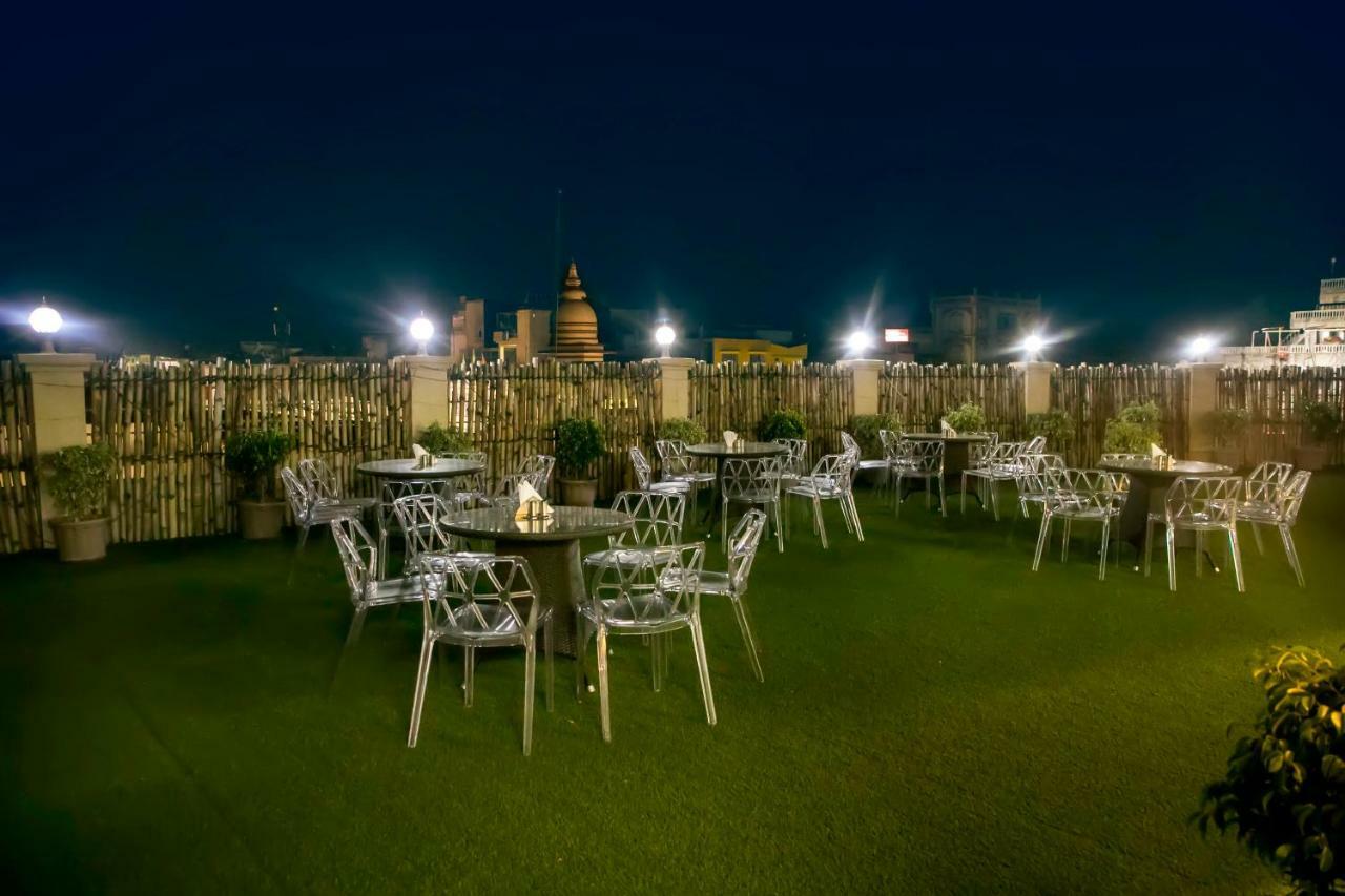 Ganges Grand Hotel Варанаси Екстериор снимка