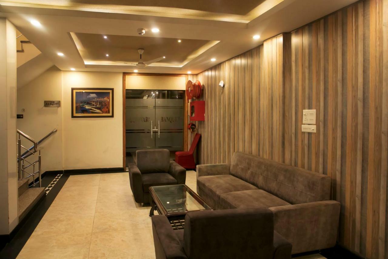 Ganges Grand Hotel Варанаси Екстериор снимка