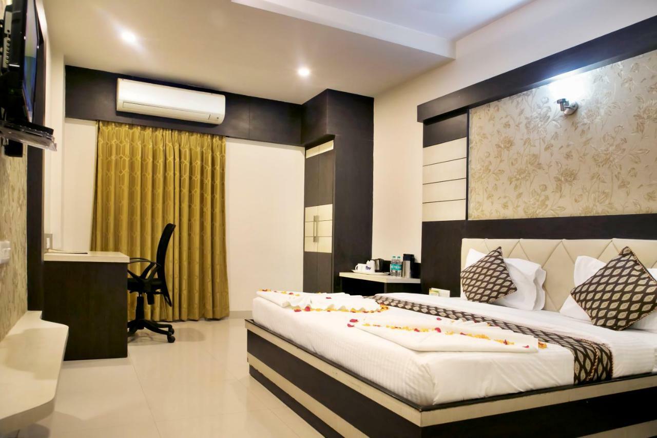 Ganges Grand Hotel Варанаси Екстериор снимка
