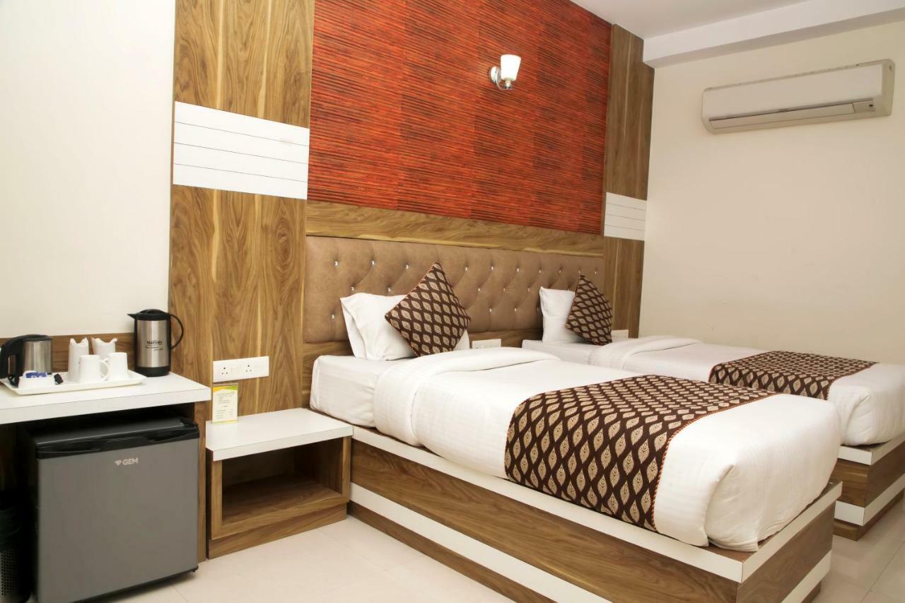 Ganges Grand Hotel Варанаси Екстериор снимка