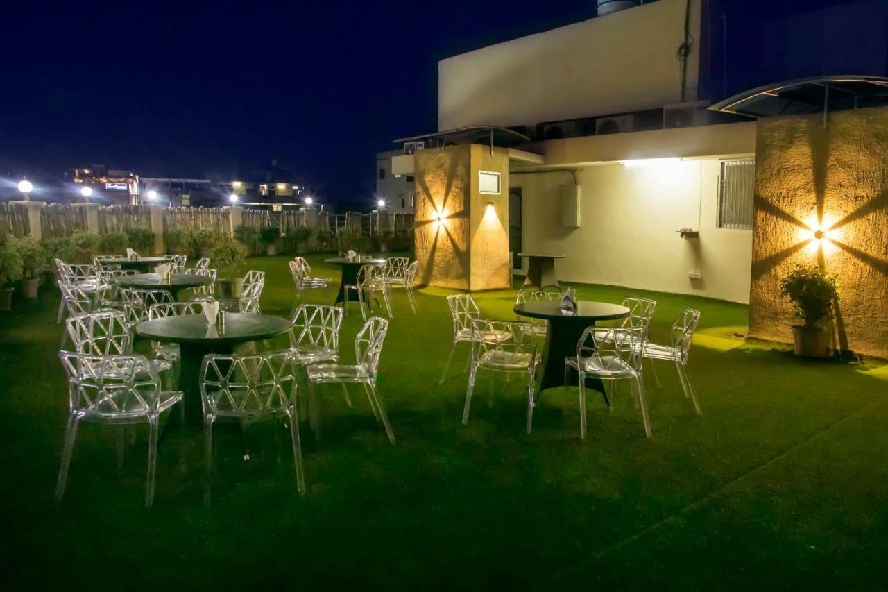 Ganges Grand Hotel Варанаси Екстериор снимка