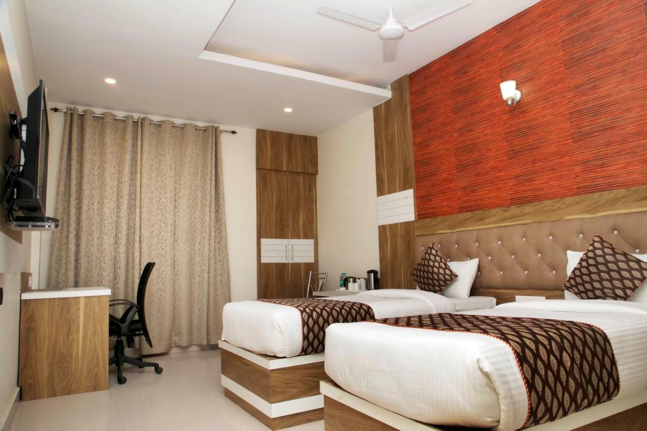 Ganges Grand Hotel Варанаси Екстериор снимка